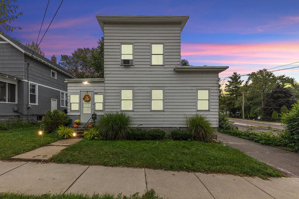 852 Leonard Street Ne, Grand Rapids