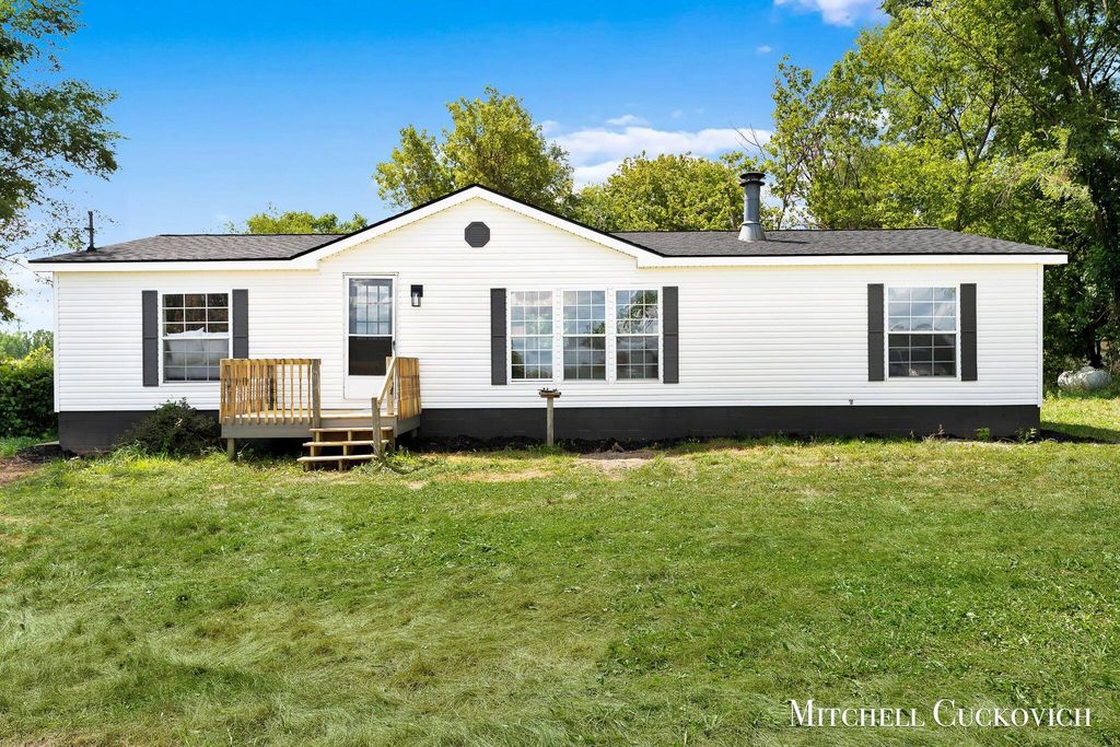 7110 W 44th Street, Dayton township
