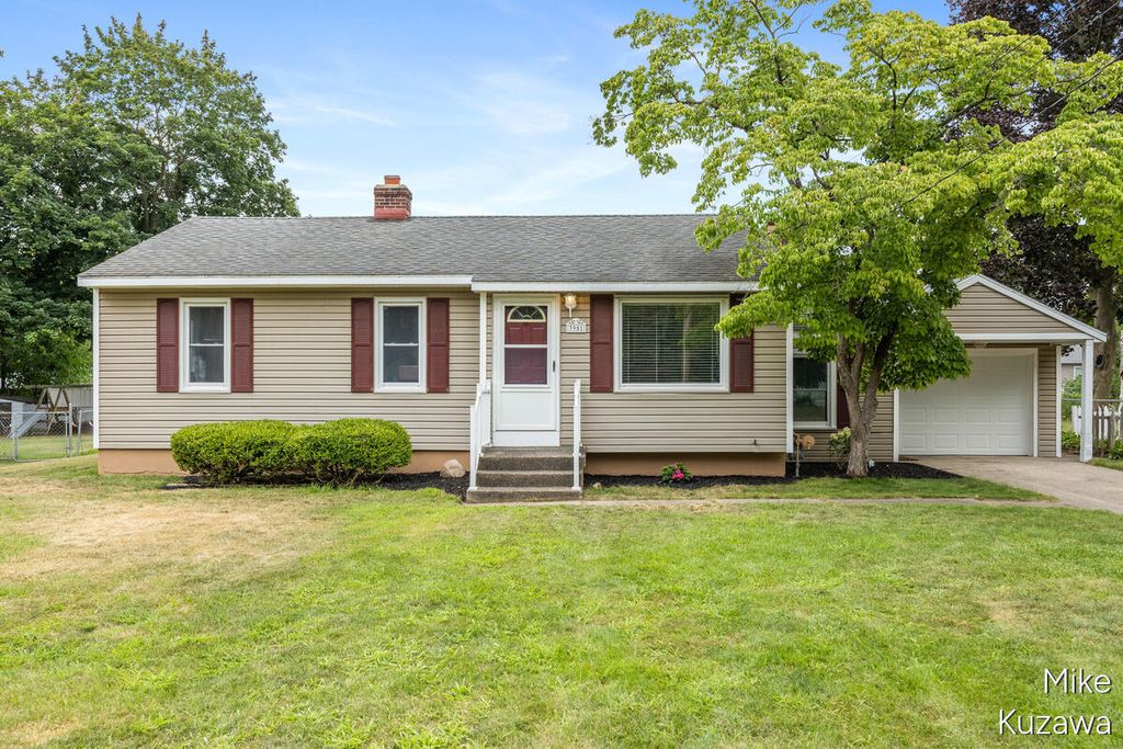 3901 Suburban Shores Drive Ne, Plainfield charter township