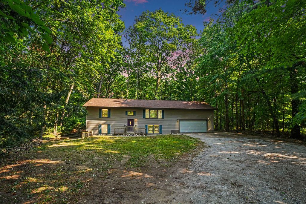 16137 Comstock Street, Grand Haven charter township