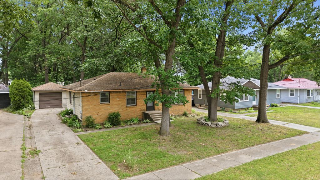 1711 Royal Oak Street Sw, Wyoming city