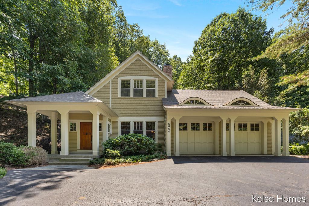 6664 Scenic Shores Drive, Laketown township