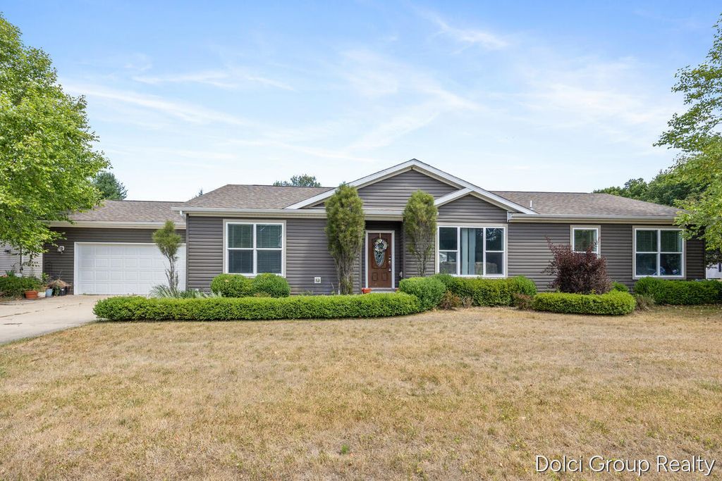 7861 Schooner Lane, Morton township
