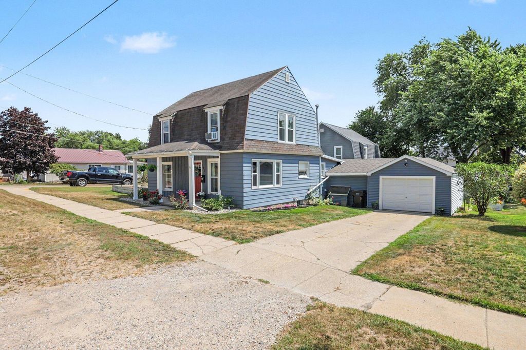 223 Leonard Street, Belding city