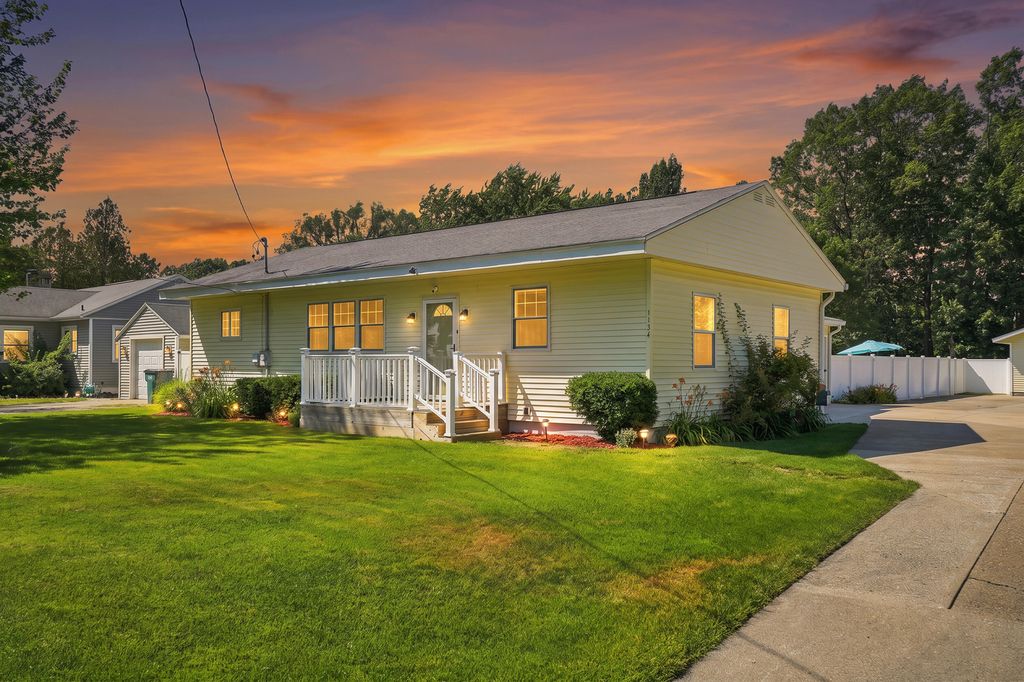 1134 Airport Road, Norton Shores city