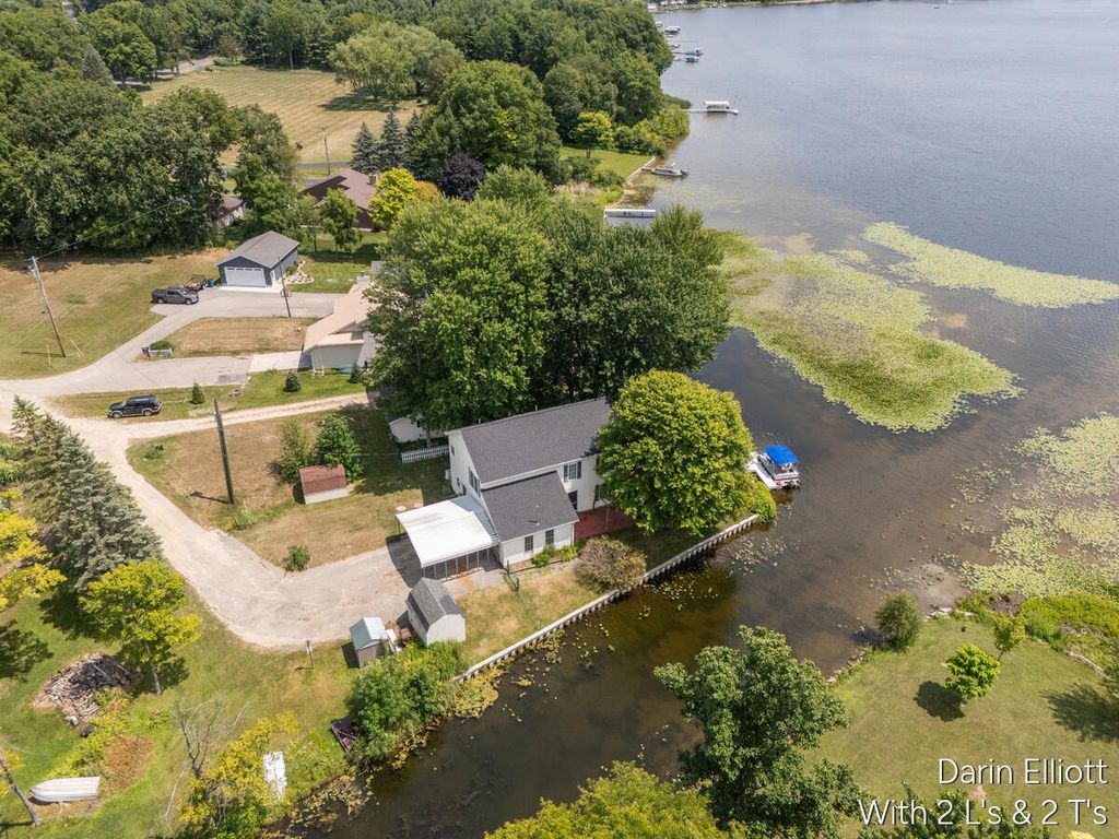388 Reid Drive, Douglass township
