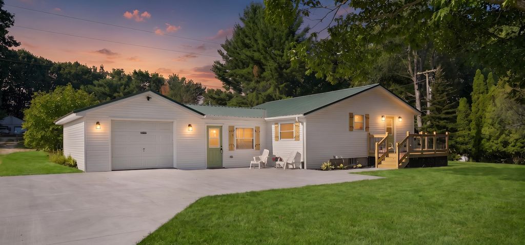 10219 W Sidney Road, Montcalm township