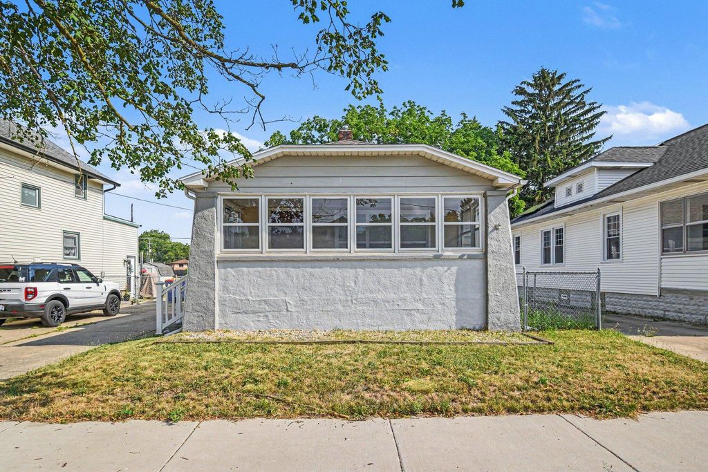 735 Eleanor Street Ne, Grand Rapids city