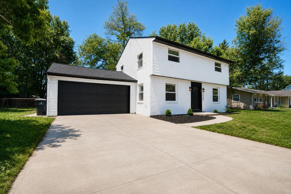 2490 Strathmore Street, Oshtemo charter township