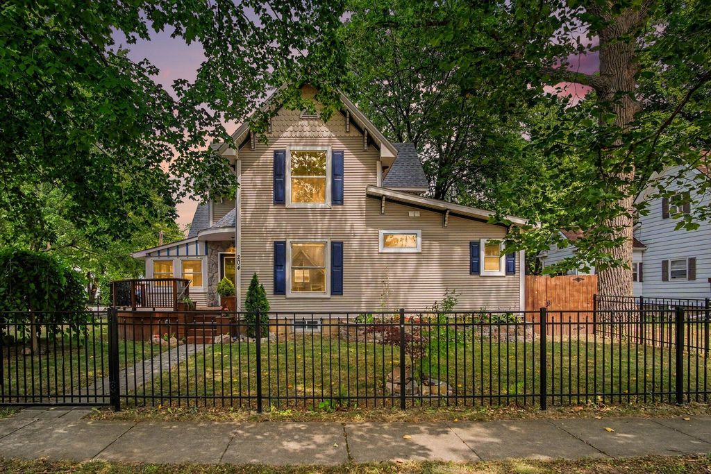 204 Jackson Street, Sunfield village