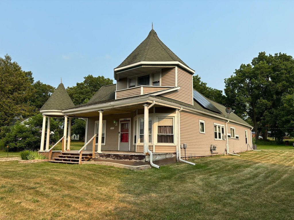 105 Mackinaw Trail, Unknown City