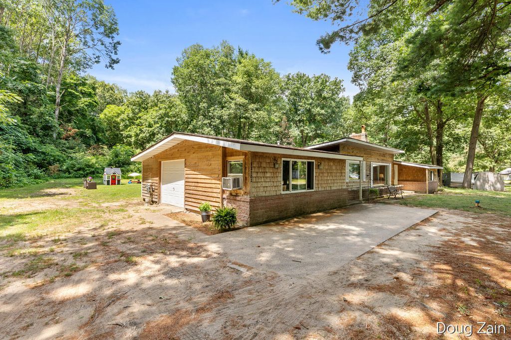 12502 Mcmurty Drive Ne, Spencer township