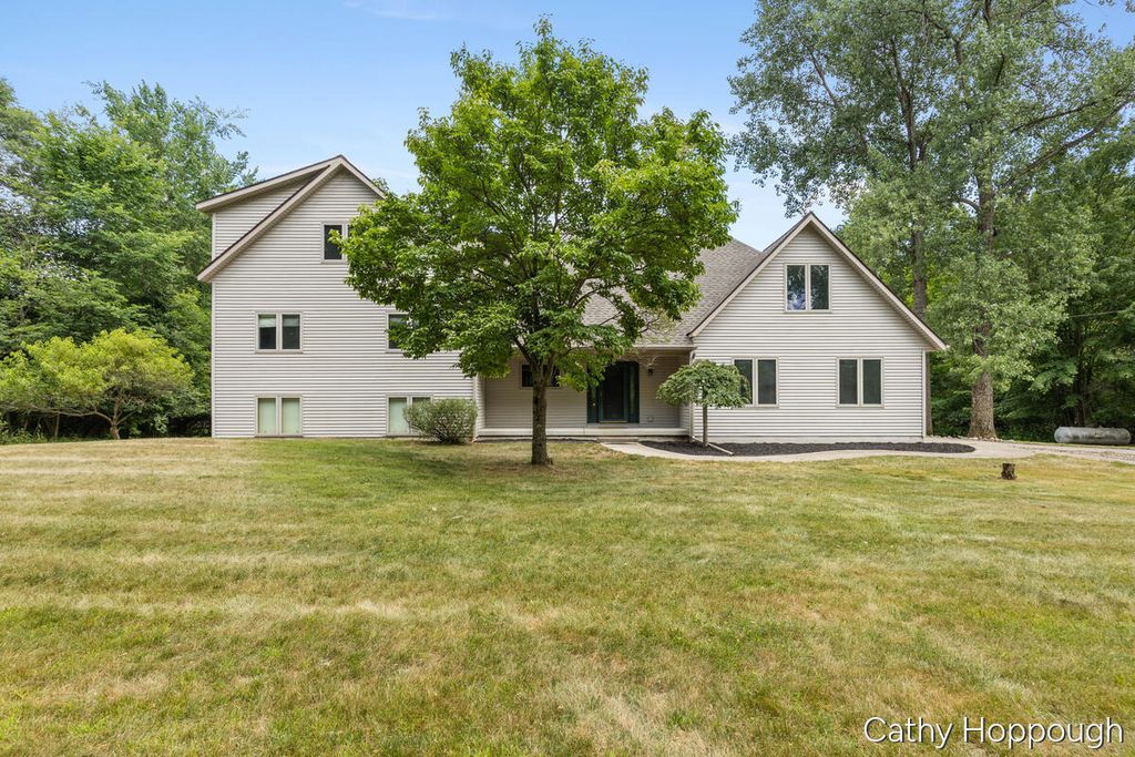 8687 River Run Trail, Eureka township