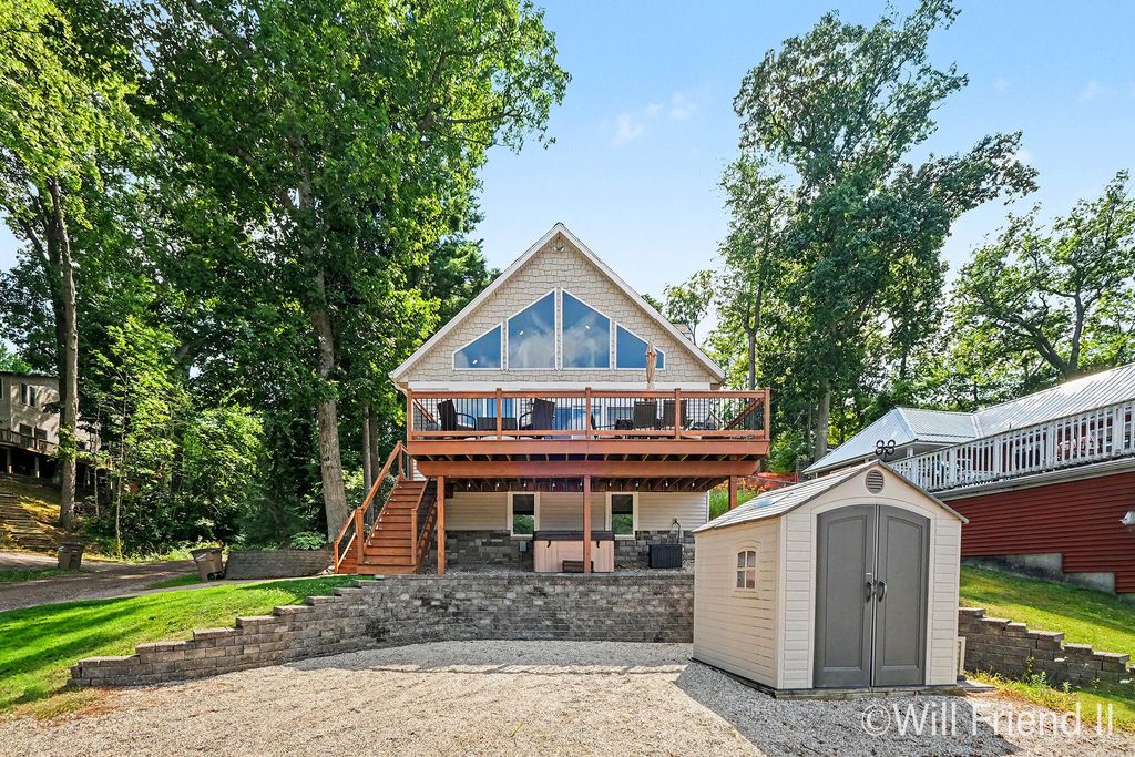 12375 Woodland Park Drive Ne, Grattan township