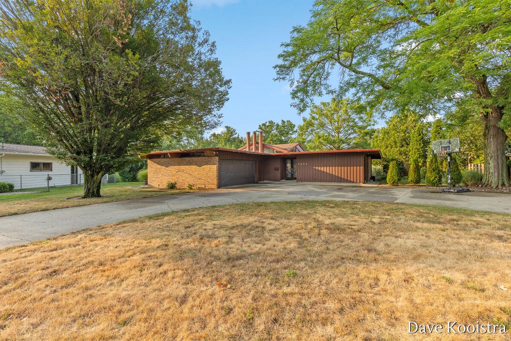 3933 S Big Spring Drive Sw, Grandville city