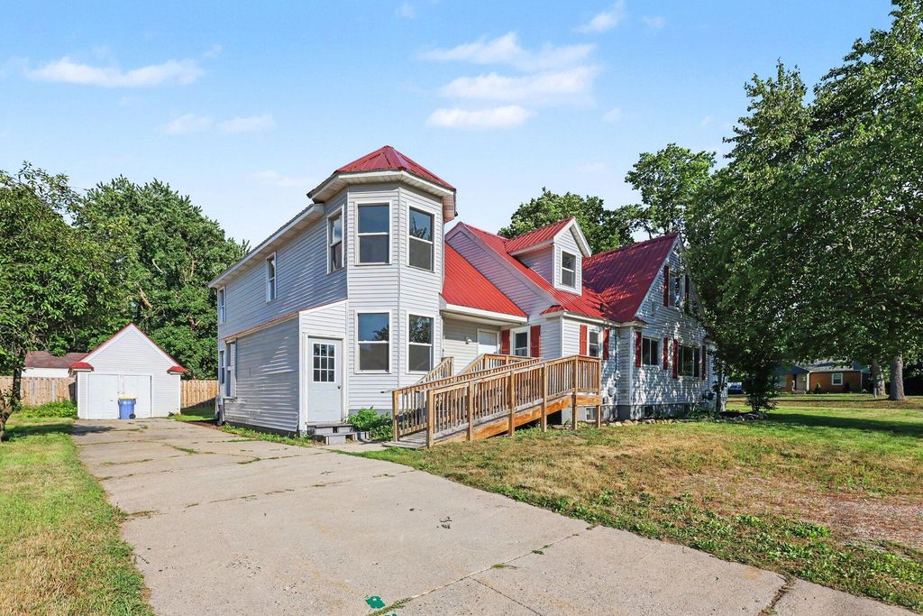 631 3 Mile Road Ne, Grand Rapids city