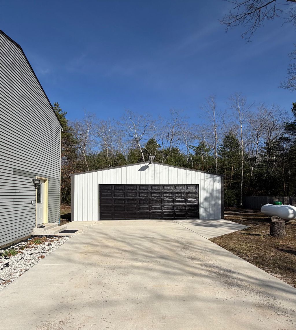 7936 S Rountuit Lane, Croton township