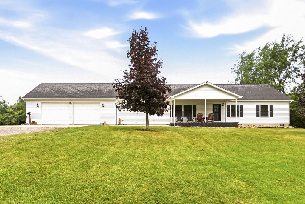 3135 Lee Hill Road, Wells township