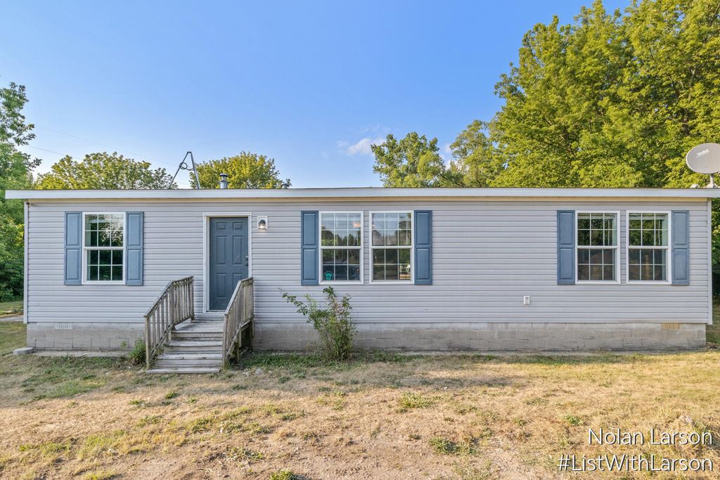 15252 White Road, Casnovia township