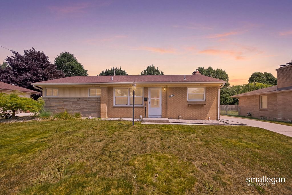 1532 Mayfield Avenue Ne, Grand Rapids city