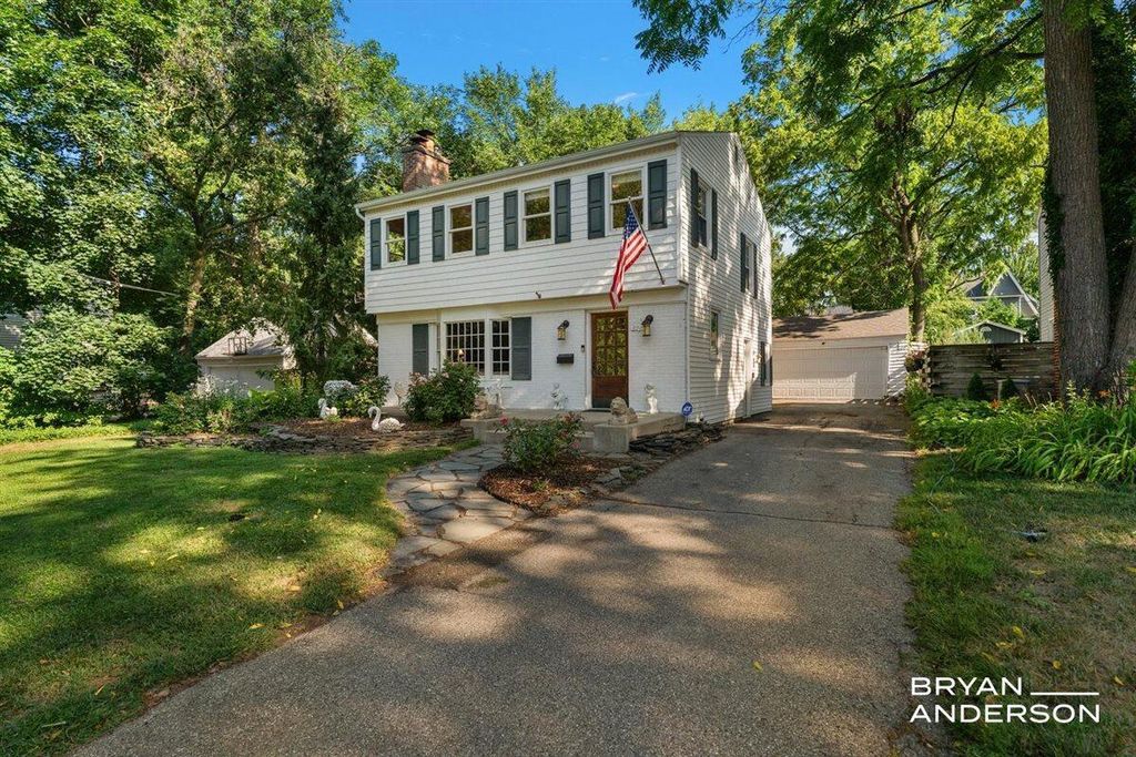 2221 El Dorado Drive Se, East Grand Rapids city
