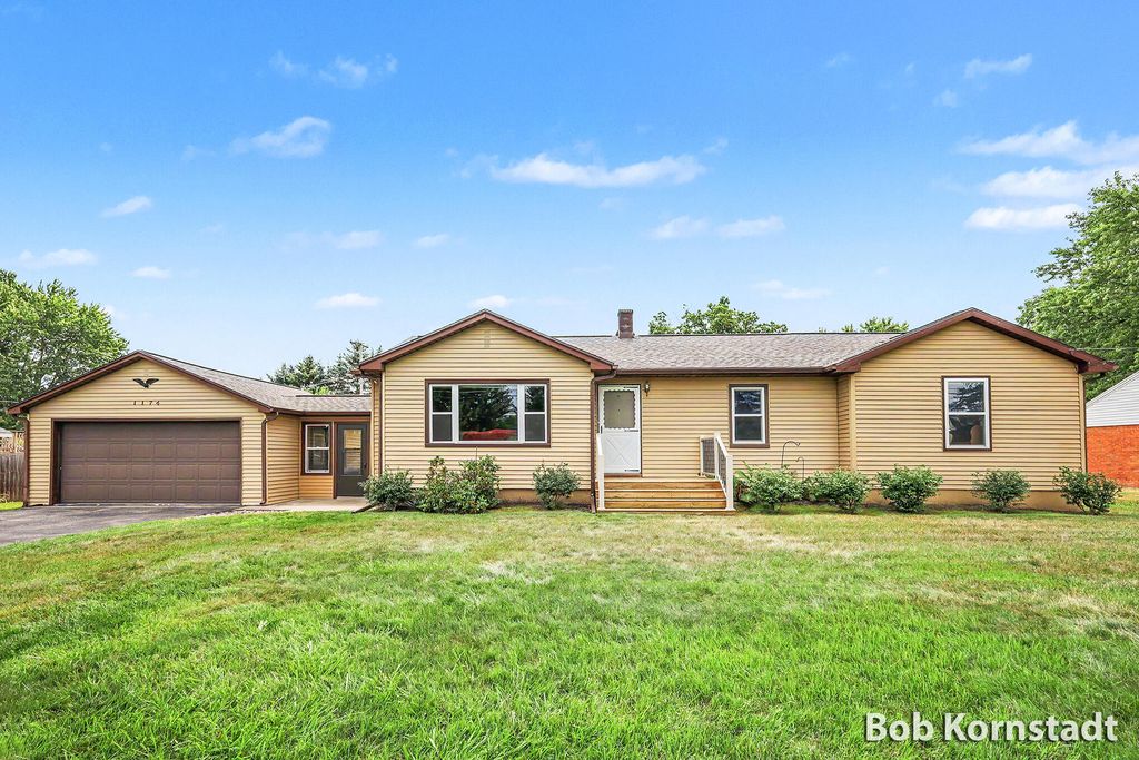 1174 52nd Street Sw, Wyoming city