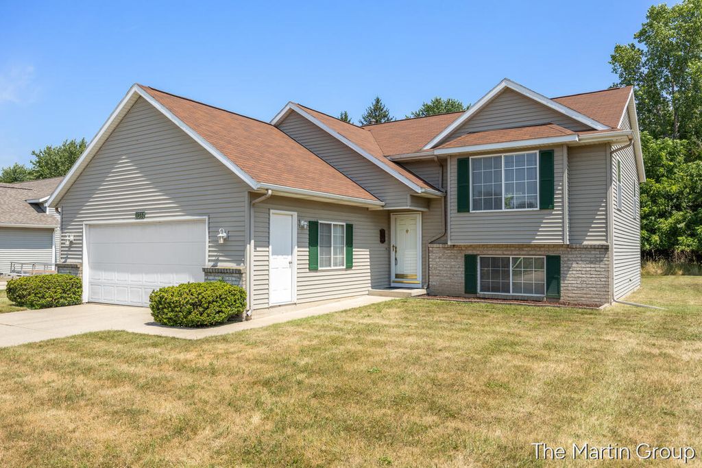 1930 Mullins Avenue Nw, Walker city