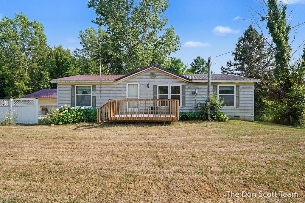 11737 Ellis Road, Ravenna township