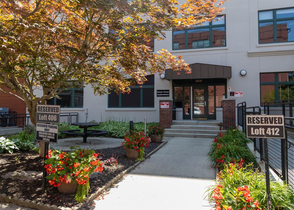 600 Monroe Avenue Nw Unit: 203, Grand Rapids
