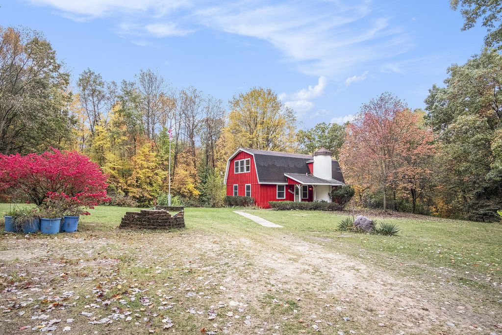 8020 E 98th Street, Ensley township