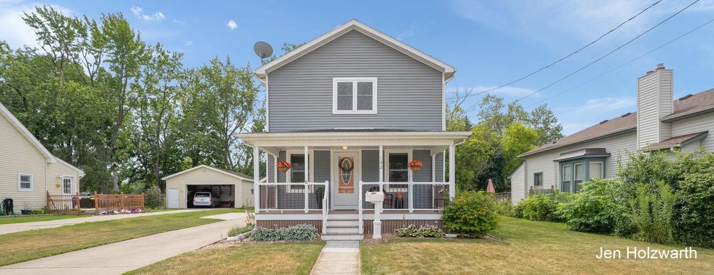 122 E Kent Street, Grand Ledge city