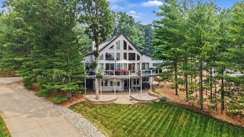 7765 Bayview Shore Drive, Lake township