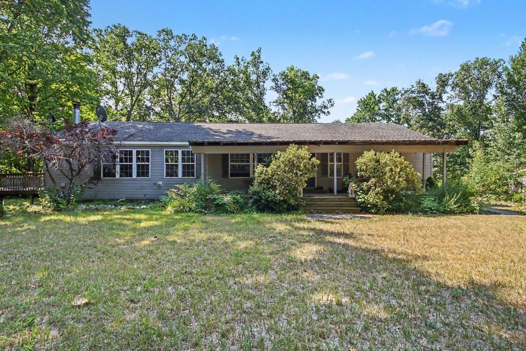 6266 E Hungerford Lake Drive, Norwich township