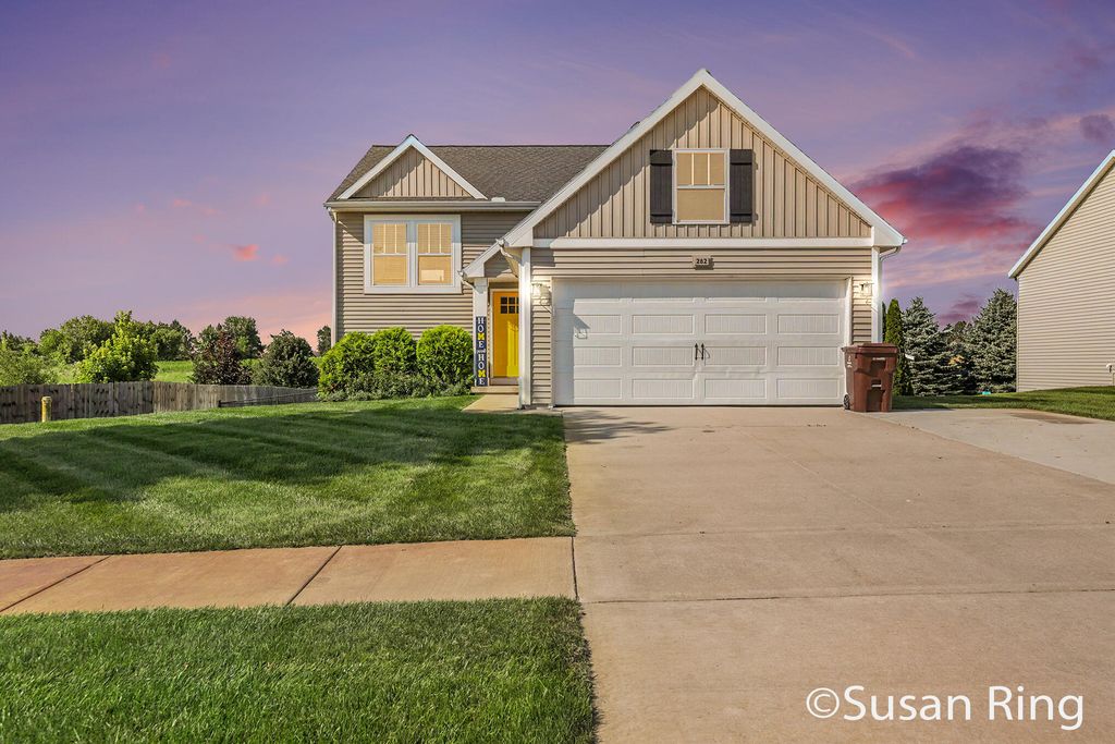 282 Vansen Drive, Tyrone township