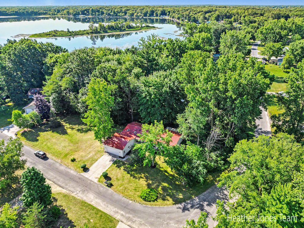 9274 Karen Drive, Crystal township