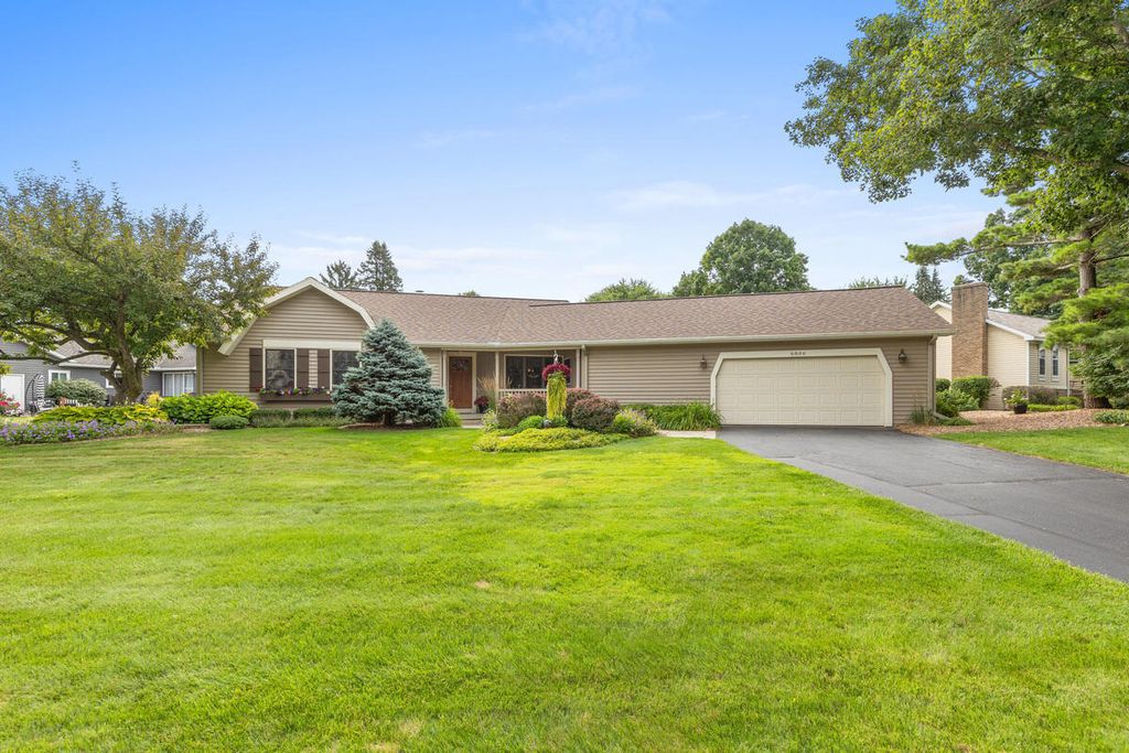 6866 Vista Grande Drive Ne, Rockford