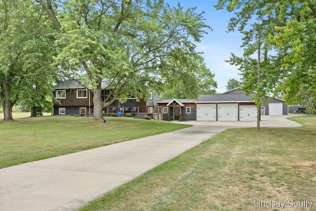 3128 Greenly Street, Jamestown charter township