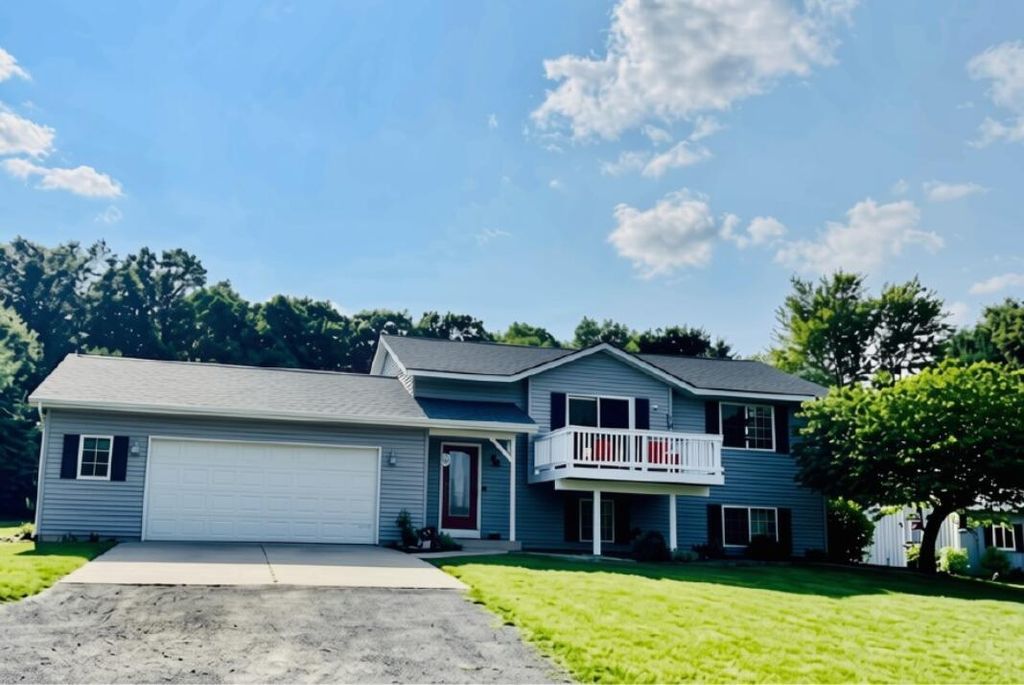 13955 Pine Lake Avenue Ne, Nelson township