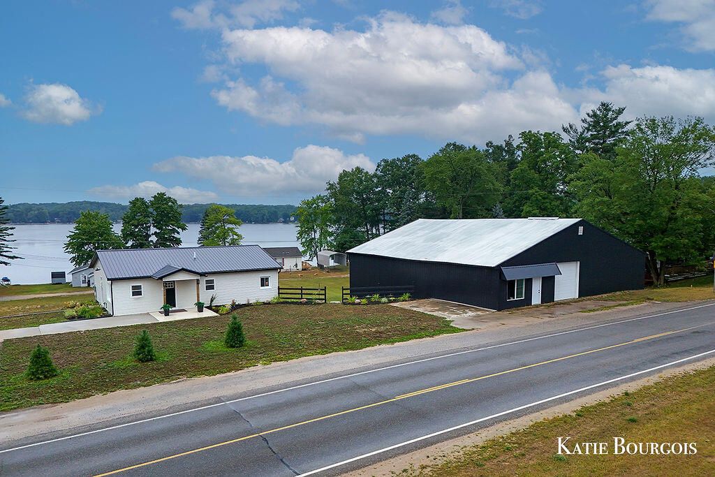 7510 Taft Road, Martiny township