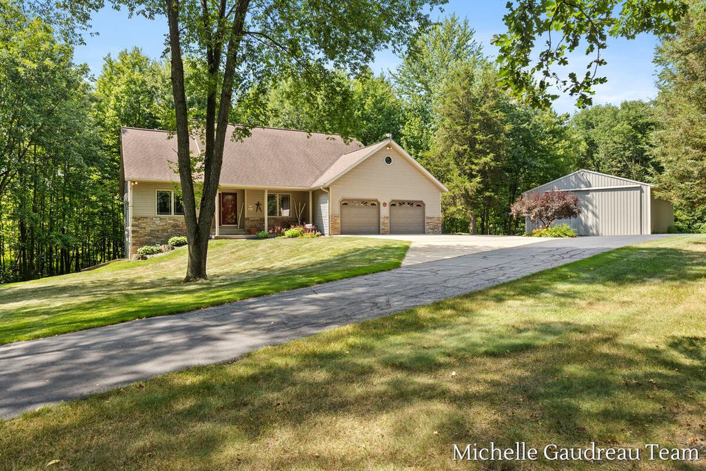 6244 Black Creek Drive, Irving township