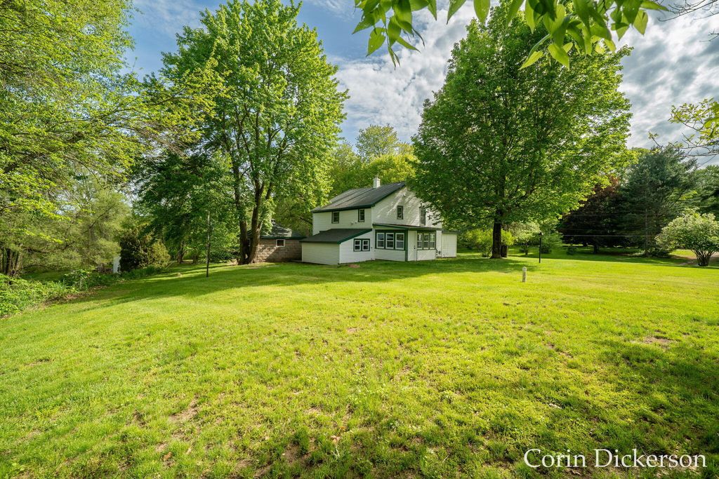 10860 Douglas Avenue, Cooper charter township