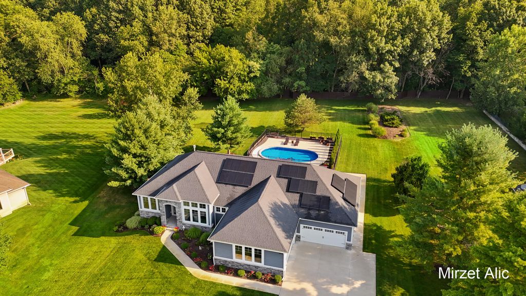 5220 Canyon River Drive Ne, Cannon township