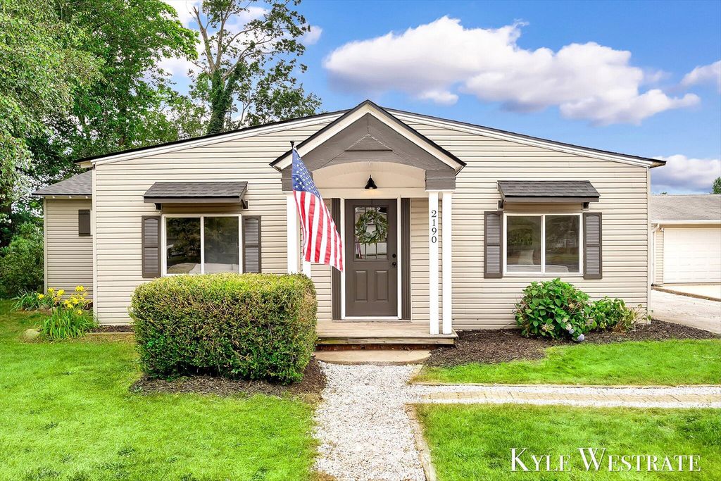 2190 68th Street, Ganges township