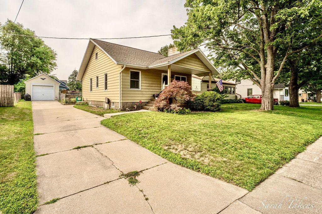 116 35th Street Se, Wyoming city