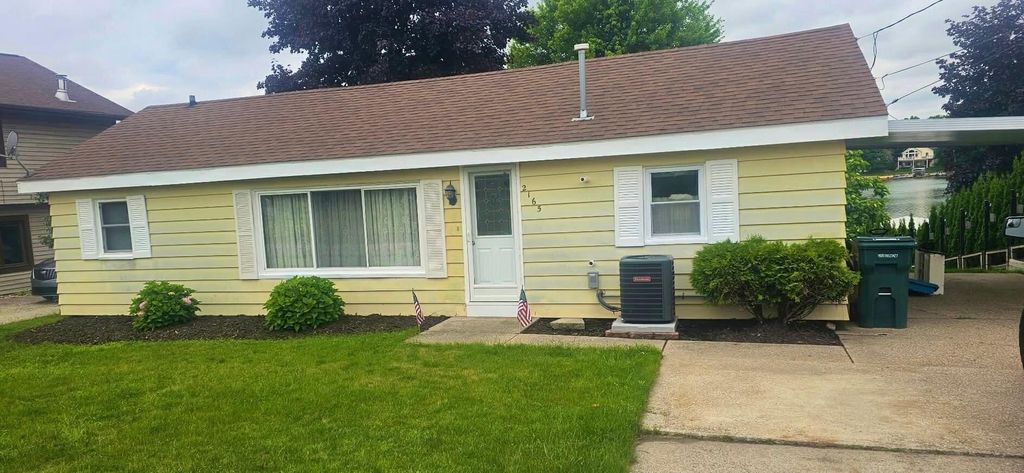 2165 Van Dyke Street, Chester township