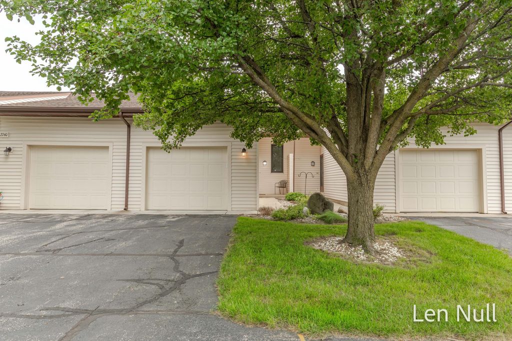 2742 Stonebluff Drive Sw, Wyoming
