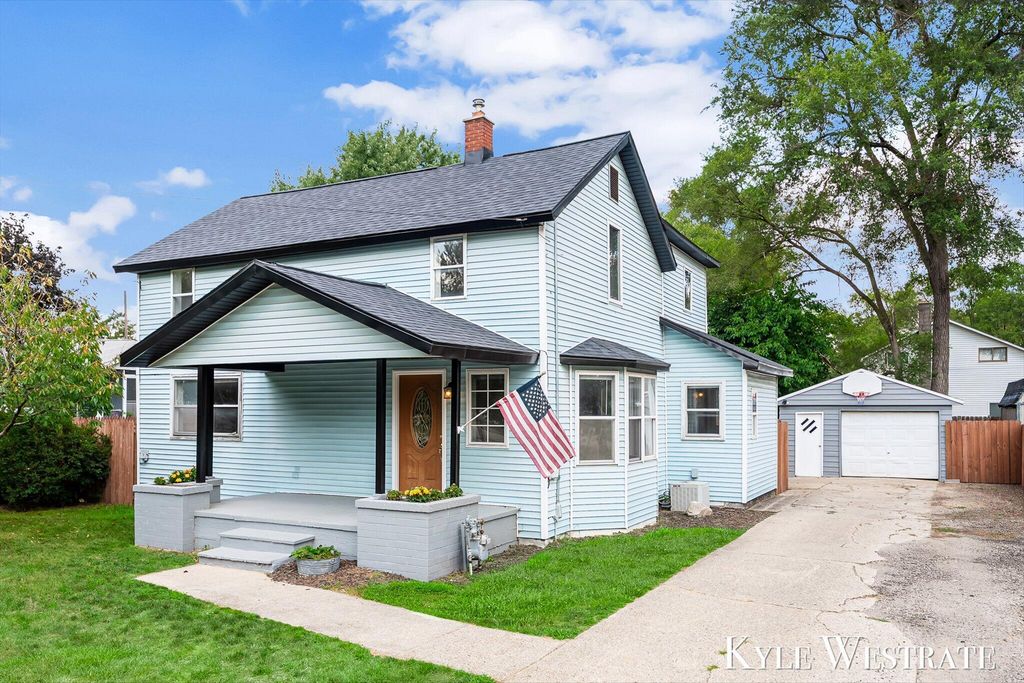 1033 Dahlia Avenue, Leighton township