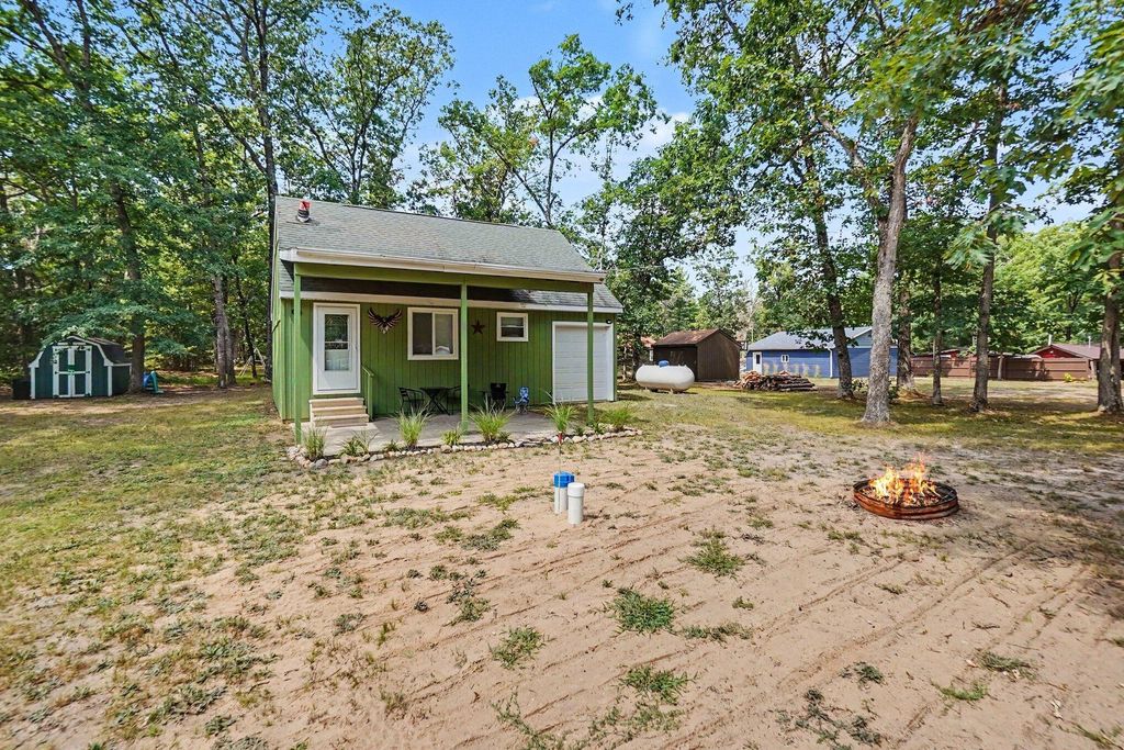 11821 S Red Cedar Avenue, Lake township