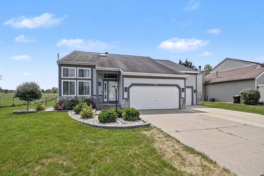2444 Sunny Creek Street Se, Kentwood city