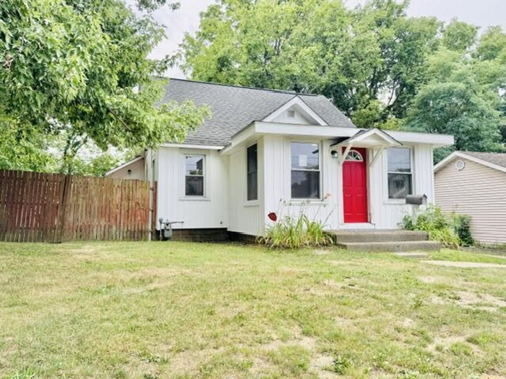 8 Richmond Avenue, Emmett charter township
